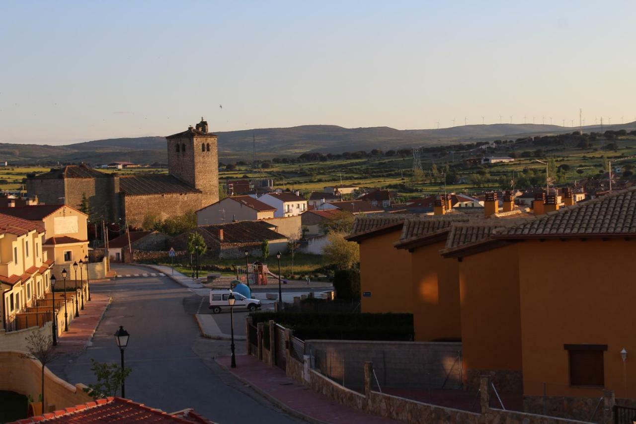 Chalet Pradonavas Navas de San Antonio Bagian luar foto