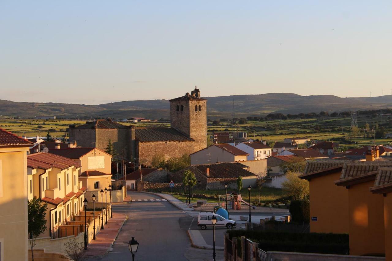 Chalet Pradonavas Navas de San Antonio Bagian luar foto